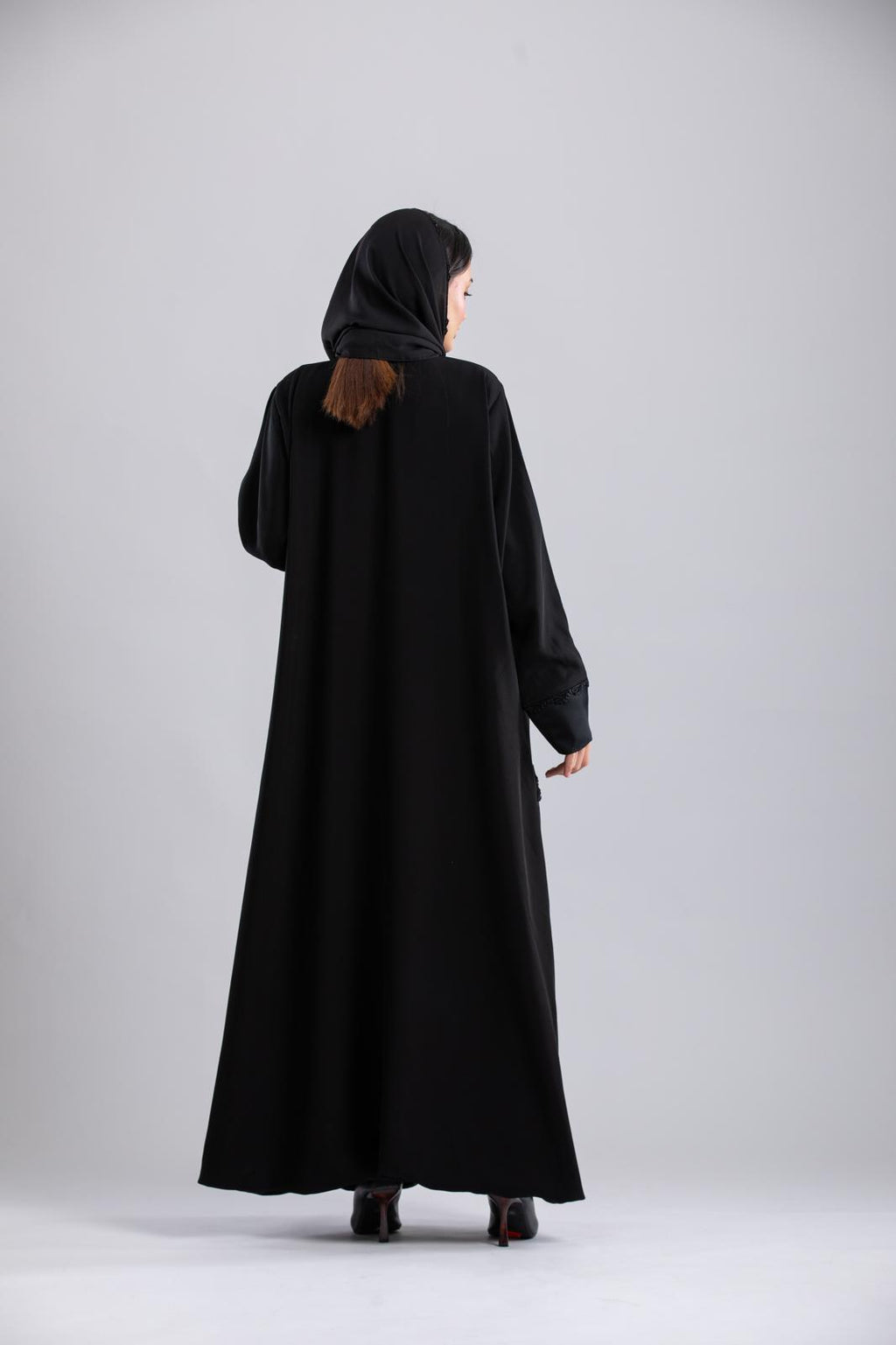 Black Crochet Abaya – Special Design with Side Panels & Front Lining
